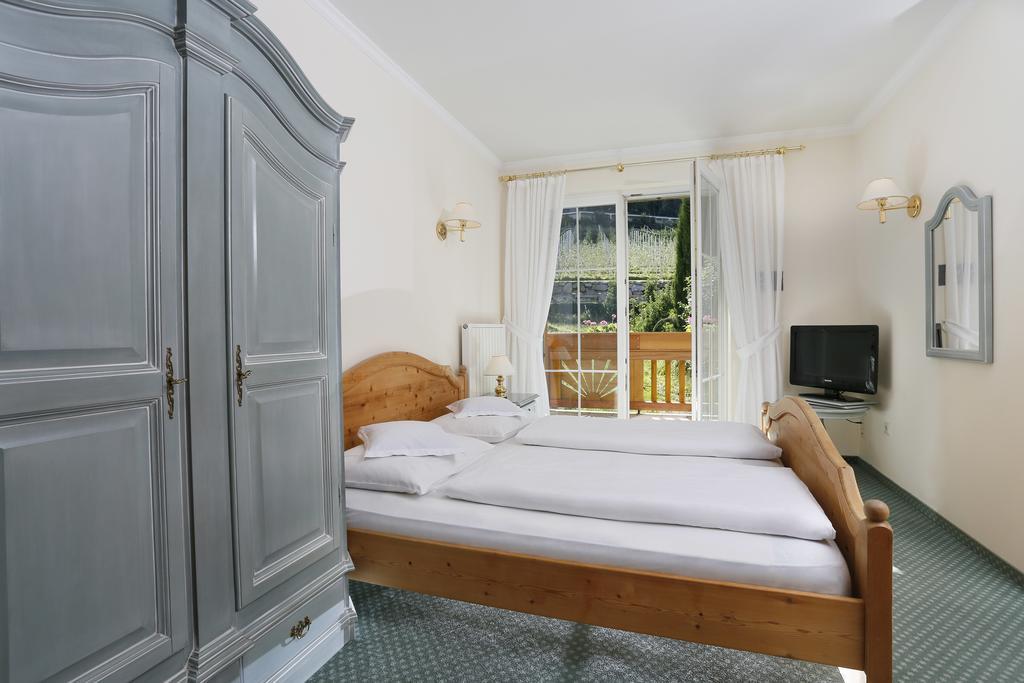 Landhaus Hotel Kristall Marlengo Extérieur photo